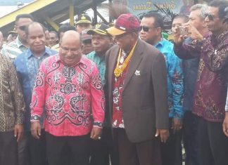 Gubernur Lukas Enembe Dinobatkan Bapak Pembangunan Sejati Papua