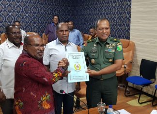 Kasdam Terima SK Puslatprov Papua