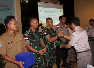 Berhasil Amankan Hasil Pertanian, Dua Satgas Perbatasan Dapat Penghargaan