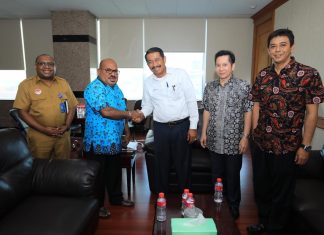 Gubernur Papua Temui Managemen Lion Air Group