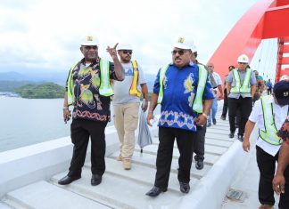 Pemkot Diminta Tertibkan Bangunan Tanpa IMB di Kawasan Jembatan Holtekam