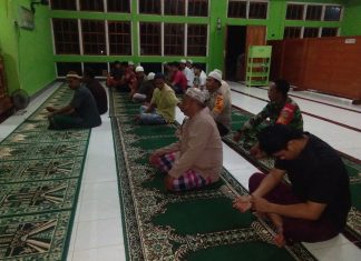 TNI-Polri Amankan Shalat Tarawih di Kampung Waiya Depapre