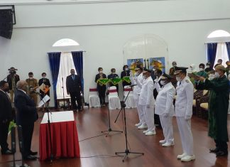 Bupati Diingatkan Koordinasi Dengan Pemerintah Provinsi Wakil Gubernur Papua, Klemen Tinal, SE, MM saat melantik Bupati dan Wakil Bupati Waropen, Bupati Nduga dan Bupati Boven Digoel di Gedung Negara, Senin (15/3).